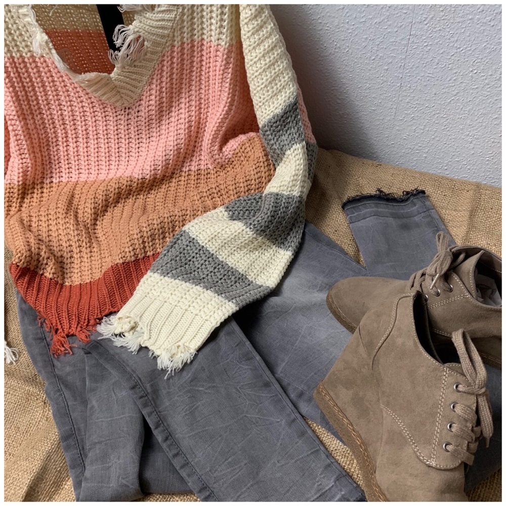 Distressed Raw Hem Color-block Sweater - Picture 4 of 4